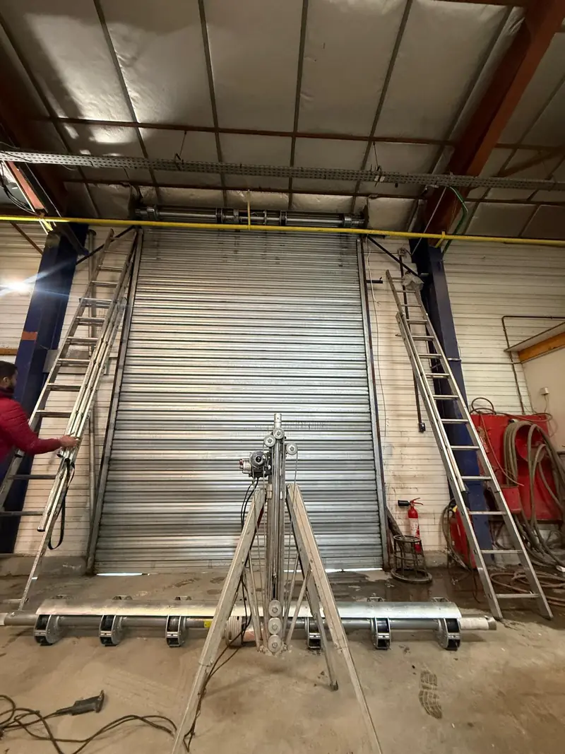 Rideau metallique ou grille securisee